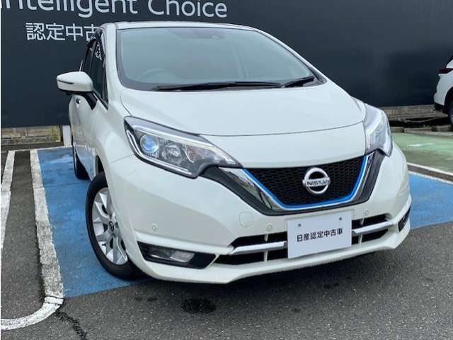 LEDヘッドライトで明るいですよ。