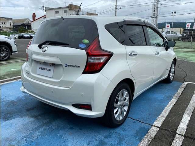 雨の日のリヤの視界も安心♪リヤワイパー付き