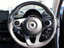 ステアリングスイッチも装備しており、運転中に音量の変更など、操作性も良いです。詳しくはフリーコール0078-6002-080898までお気軽にお問合せ下さい。