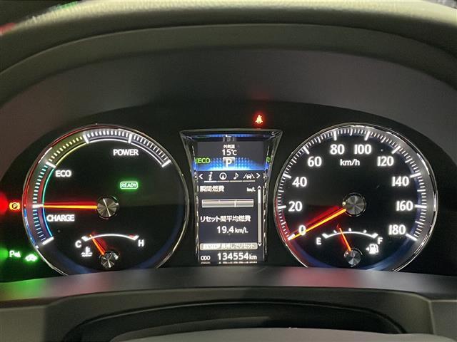 【スピードメーター】『スピードメーター』の画像になります。メーターがシンプルで見やすく運転しやすいですね！