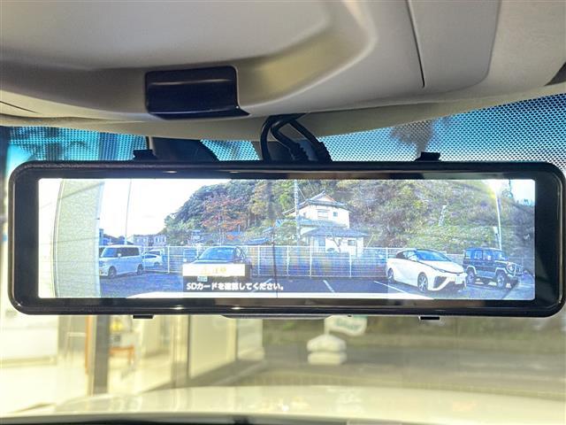 【バックミラー】『バックミラー周辺』の画像になります。写真の内容に関してご不明点、ご質問等がございましたらお気軽にガリバー店舗までお問い合わせください。