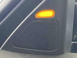 【問合せ：0776-53-4907】【後方車輛検知】走行中、ドアミラーの死角になりやすい箇所に後続車が接近するとサイドミラー付近に警告を表示、ドライバーに注意喚起をしてくれます。