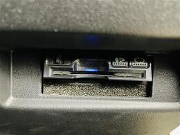 【ETC】有料道路を利用する際に料金所で停止することなく通過できる、ETC車載器（ノンストップ自動料金収受システム機器）が装備されています。セットアップを行うことで利用可能になります。