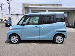 片側パワースライドドア付きです。