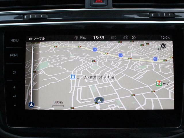 スマートフォン用アプリ[Apple CarPlay][Android Auto]対応の純正ナビ Discover Pro を装備、ラジオのほか、USB、Bluetoothも対応しています。。