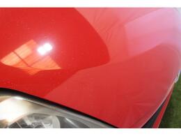 車輛全体にクリア剥げがございます。