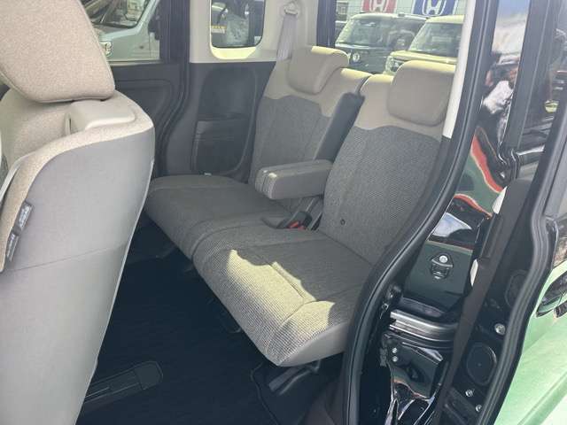 ★5年間新車保障★初度登録から5年間の新車保証が含まれています。長期間、安心してお乗り頂けます！保障費用は支払総額に含まれています！遠方のお客様は保証継承後、お近くのディーラーにて保証が受けられます！