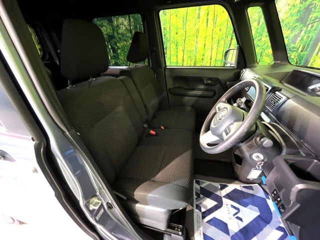 運転席シート廻りは使用感も少なく、良好な状態となっています。丁寧に使われていたことがよくわかりますね。