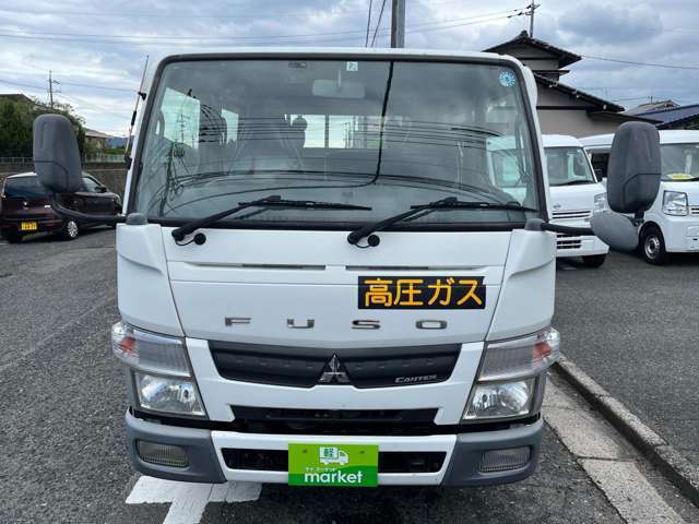 当社のアフターサービスですが、鈑金・塗装の自社工場をはじめ、自社の車検整備工場がございます。