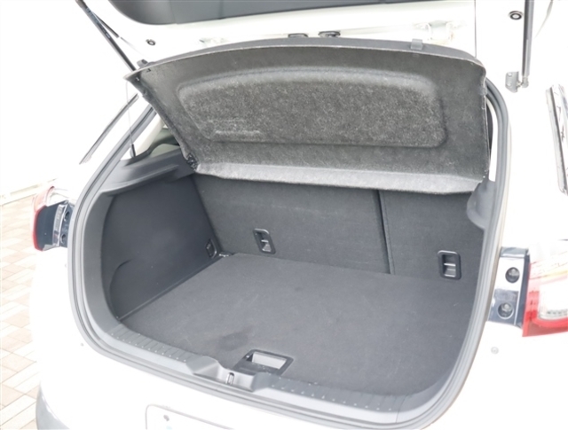 【車屋】として、長く車業界に従事した経験豊富なスタッフが在籍しております。
