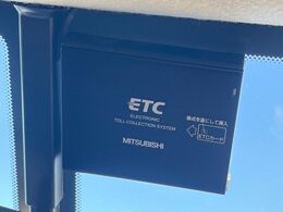 【ETC】高速道路の料金所をストレスなく通過！話題のスポットやサービスエリアに多い「スマートIC」利用時は必須のアイテムです。当店でセットアップを実施、ご納車当日からすぐにご利用いただけます！