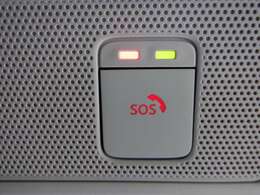 【SOSコール】急病時や危険を感じた時には、SOSコールスイッチを押してください。万が一の事故発生時には、エアバッグ展開と連動し自動通報されます。
