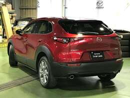 法定整備費用は本体価格に含まれております。洗練されたサービススタッフが法定整備を実施し、必要に応じて交換・修理作業を施したうえで、安心してお乗りいただける状態にしてお引渡し致します。