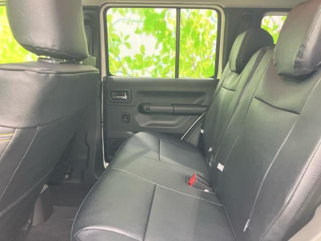 WECARSでは各商談席に大型モニターをご用意しております！見やすい大画面でゆったりと全国の在庫をご覧いただけます！是非ご来店お待ちしております！