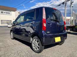 納車時オイル交換：当店では全車納車時にオイル交換を行っております！その他消耗品なども確認・交換して納車を行います。