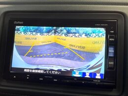 【バックカメラ】駐車時に後方がリアルタイム映像で確認できます。大型商業施設や立体駐車場での駐車時や、夜間のバック時に大活躍！運転スキルに関わらず、今や必須となった装備のひとつです！