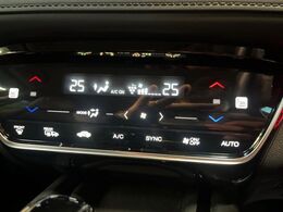 【シートヒーター】寒い日に重宝するシートヒーター！エアコンより早く温まってくれるので寒がりの人も安心ですね♪エアコンの温風は乾燥するから苦手、という方にもをおすすめです。