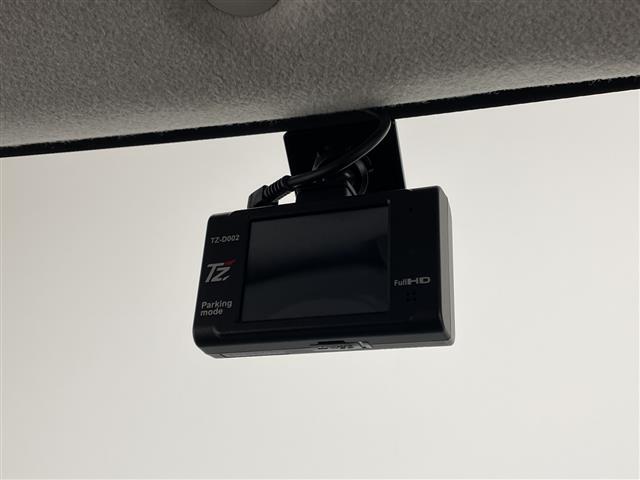 【バックミラー】『バックミラー周辺』の画像になります。写真の内容に関してご不明点、ご質問等がございましたらお気軽にガリバー店舗までお問い合わせください。