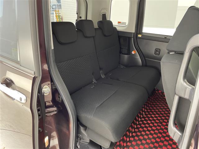 【後部座席】『後部座席周辺』の画像になります。写真の内容に関してご不明点、ご質問等がございましたらお気軽にガリバー店舗までお問い合わせください。