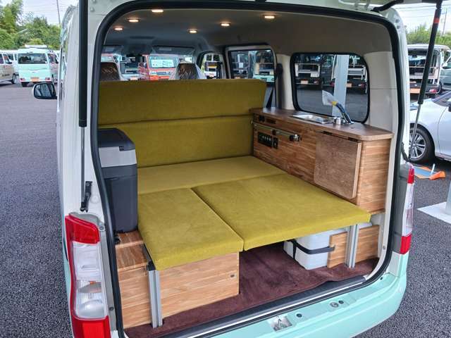 荷室部。ちょっと斜めからのショット