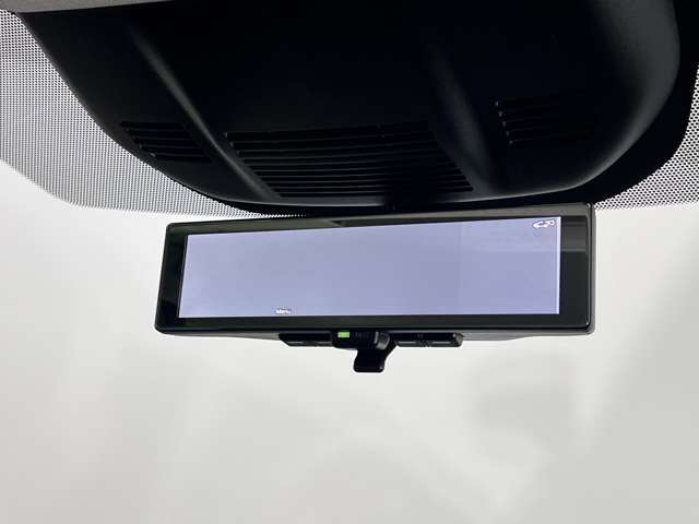 スマートルームミラーで映像で後方の視界を確認できます！