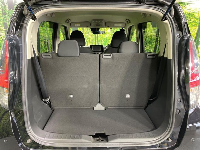 普段のお買い物や通勤、送迎等に十分な荷室スペースを確保しております。セカンドシートを倒すと、大きな荷物の積載も可能です♪
