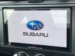 【純正9インチ大画面ナビ】人気の大型9インチナビを装備。存在感のある大画面はインパクト大！ナビ利用時のマップ表示は見やすく、テレビやDVDは臨場感がアップ！いつものドライブがグッと楽しくなります♪