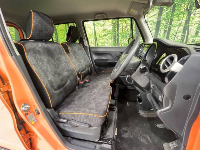 運転席シート廻りは使用感も少なく、良好な状態となっています。丁寧に使われていたことがよくわかりますね。