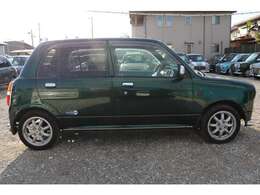 ☆男性も女性も様になるデザインです！一目見ただけで、この魅惑的なボディーが存在感を放っていることが分かって頂けると思います。