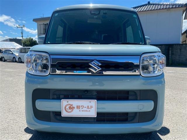 お車のフォグランプは、濃霧が発生し運転が困難に感じる際に使う補助灯としての役割があり運転をサポートしてくれます♪