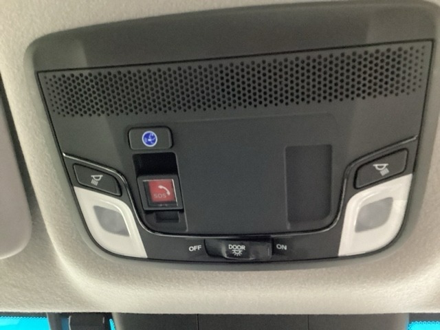 Honda CONNECT搭載車です。「Honda Total Care プレミアム」に加入頂くと、「緊急サポートセンター」や「Honda ALSOK駆けつけサービス」などのサービスが受けられます。