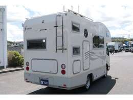 2500坪の大型屋内展示場ですので天候を気にせずいつでもゆっくりご覧いただけます。