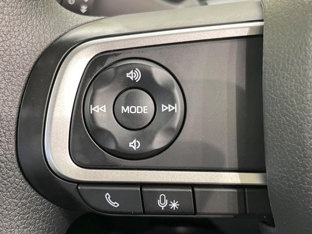 【ステアリングスイッチ】運転中、前方から目線をそらすことなく、オーディオ等の操作が可能な便利機能！安心＆快適なドライブを演出してくれます♪