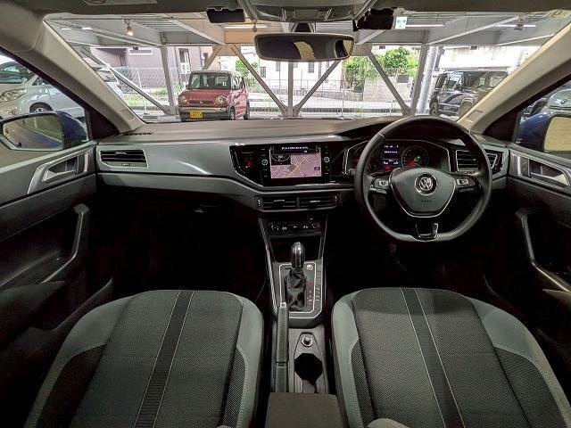 アイポイントが高く見晴らしの良い運転席です！