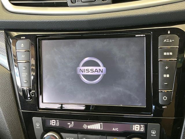 【純正8型ナビ】人気の純正ナビを装備。オーディオ機能も充実しており、Bluetooth接続すればお持ちのスマホやMP3プレイヤーの音楽を再生可能！毎日の運転がさらに楽しくなります！！
