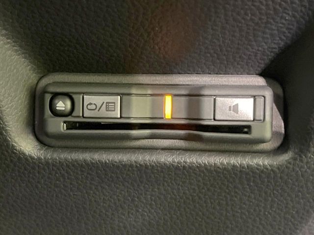 【ETC】高速道路の料金所をストレスなく通過！話題のスポットやサービスエリアに多い「スマートIC」利用時は必須のアイテムです。当店でセットアップを実施、ご納車当日からすぐにご利用いただけます！