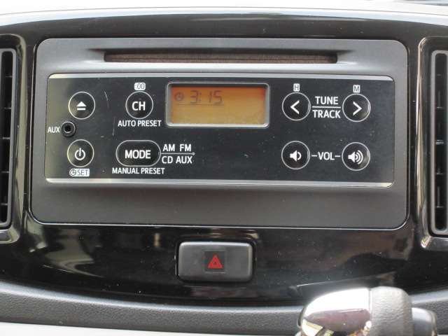 ご納車後も安心なプレミアム保証をご提案いたします。ナビや電装品、エアコンなども含めた600項目の充実した保証内容と安心のロードサービス付帯でサポートいたします。詳細はお尋ねください。