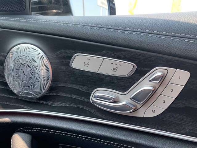 車好きならみんなやってるボディーコーティング施行可能！ボディの艶が違いますよね！小さなキズも目立たなくなります。ピカピカの車をご納車できるのは、お客様は当然ですが、私達もやっぱり嬉しいんです！