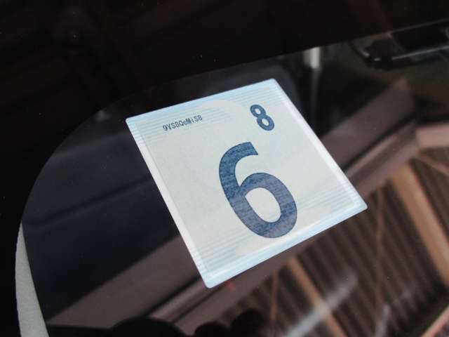 車検満了日は令和8年6月19日です。車検整備付（2年付）でのお渡しも出来ますのでご希望の方はスタッフにご相談ください。