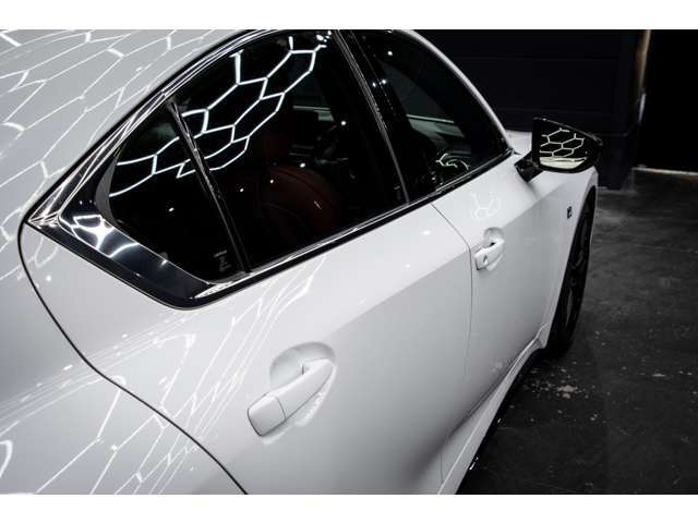 整備や板金塗装で培った経験を活かし、高品質な車両をご提供します。