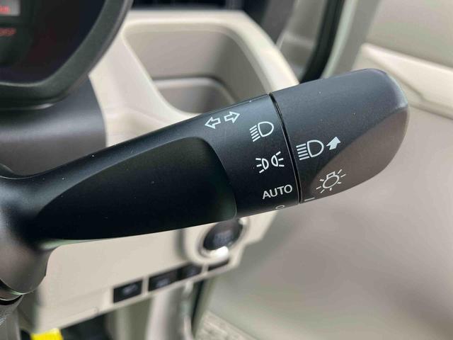 3.「認定中古車カルテ」は、走行距離や修復歴に加えてキズ・凹みの有無・状態や消耗品の交換、過去の整備状況がわかります。
