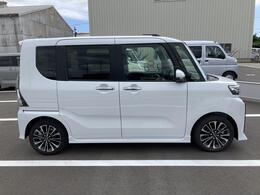 静岡ダイハツの中古車は、展示前に徹底した洗車や室内清掃を実施しております。