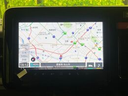 【メーカー純正9インチナビ】インテリアに溶け込むスタイリッシュな「専用設計」メーカーナビを装備♪視認性や操作性など基本性能にも優れ、より上質なカーライフをお楽しみいただけます。