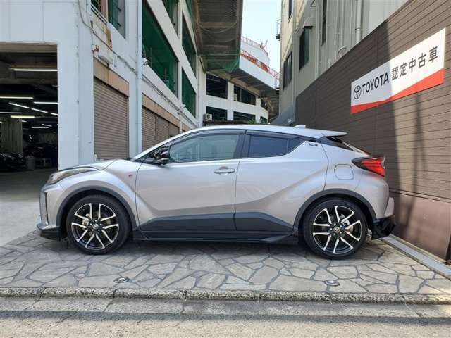 【トヨタ認定中古車】まるごとクリ-ニング（見えない所まで徹底洗浄）、車両検査証明書（車の状態を徹底検査）、ロングラン保証（買ってからも安心！）、3つの安心をセットにしたトヨタ販売店の中古車ブランドです