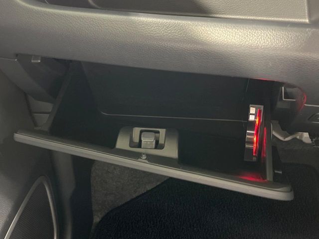 【ETC】高速道路の料金所をストレスなく通過！話題のスポットやサービスエリアに多い「スマートIC」利用時は必須のアイテムです。当店でセットアップを実施、ご納車当日からすぐにご利用いただけます！