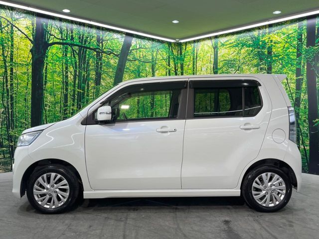 安心の最長10年・走行無制限保証（有償）をご用意。保証内容も充実はもちろん、無料点検＆オイル交換や、年中無休の全国・24時間ロードサービスも付帯されておりますのでご安心下さい。