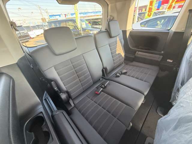 ☆快適装備の【オートクルーズコントロール】搭載車輌　長距離ドライブの必需品☆燃費を改善しハンドル操作のみで高速巡航が可能な装備です☆