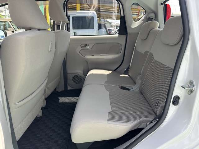 ★5年間新車保障★初度登録から5年間の新車保証が含まれています。長期間、安心してお乗り頂けます！保障費用は支払総額に含まれています！遠方のお客様は保証継承後、お近くのディーラーにて保証が受けられます！