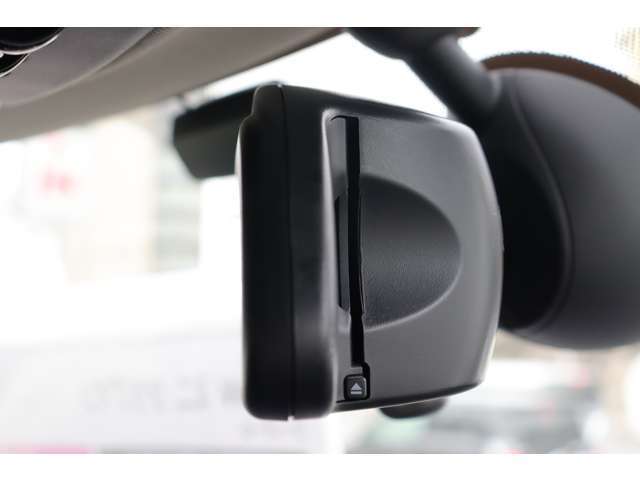 全国納車可能です。納車方法及び費用につきましては、お気軽にコーディネーターまでご相談ください。遠方のご納車の際も我々がしっかりサポートさせて頂きます。お気軽にスタッフまでご相談下さい。