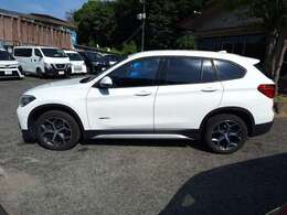 Y.T.Bでは、車が入荷した時点で点検、整備をするようにしております。悪い所があれば早急に修理しお客様に納車するまでの時間を短縮できますし、車の状態を隅々までチェック出来ます。